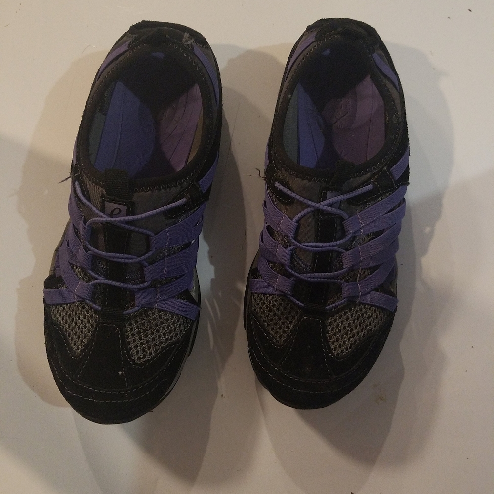 Size 7 explorer shoes